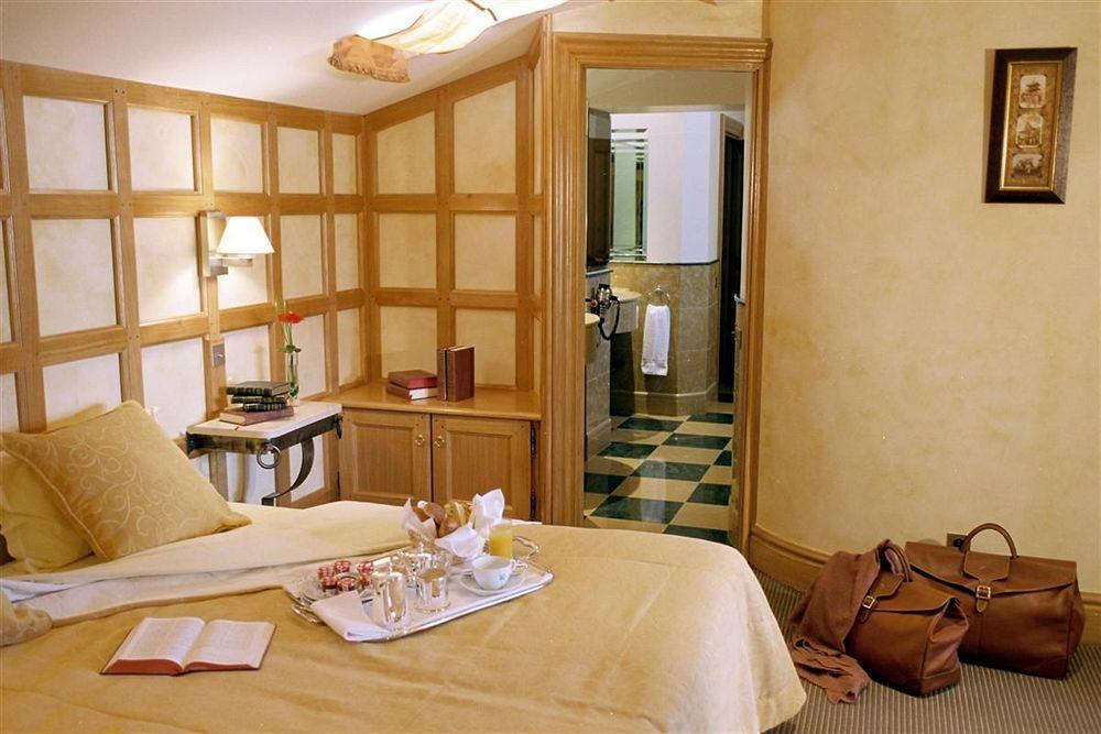 Chateau De Brindos Anglet Chambre photo