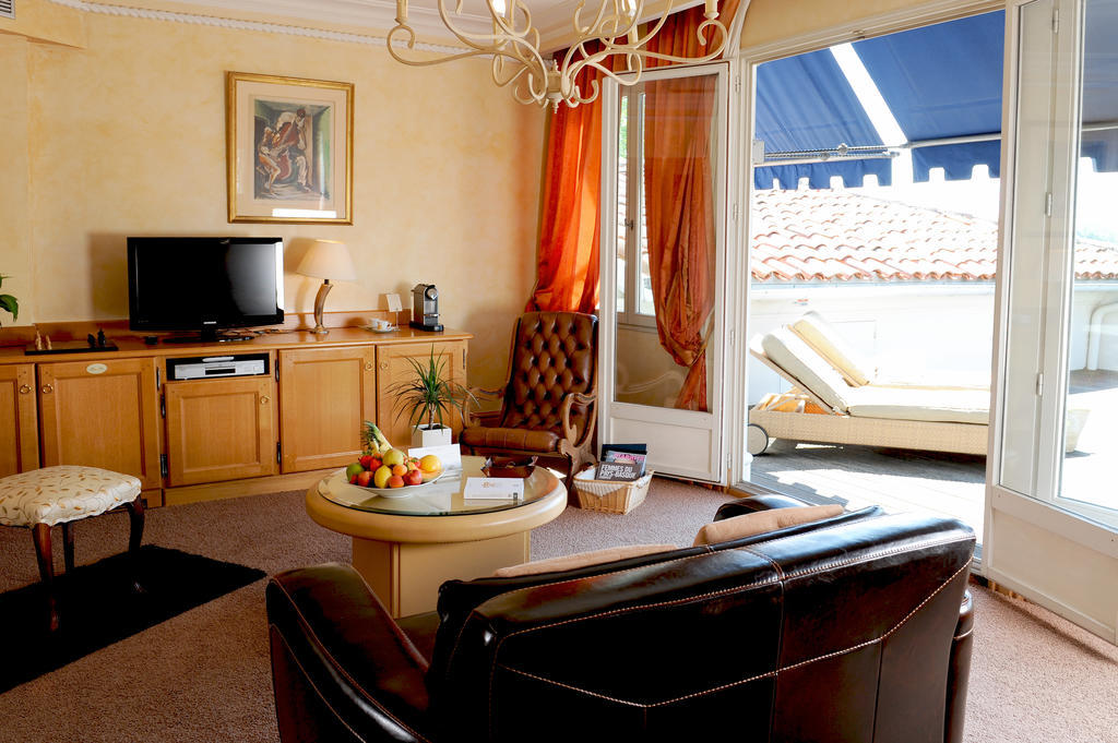 Chateau De Brindos Anglet Extérieur photo