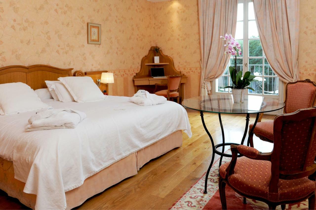 Chateau De Brindos Anglet Extérieur photo